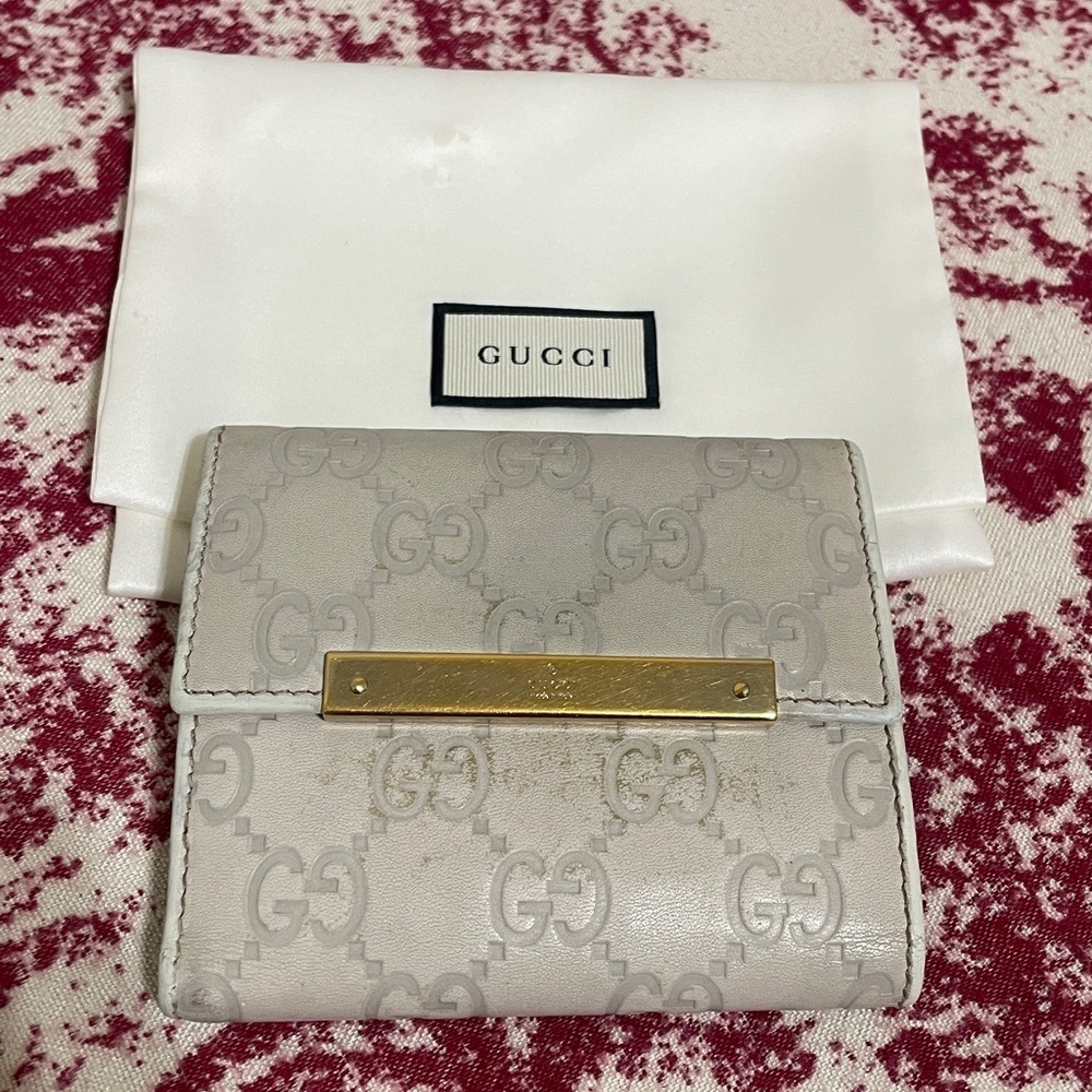 Gucci Embossed Leather Compact Wallet - Picture 14 of 15